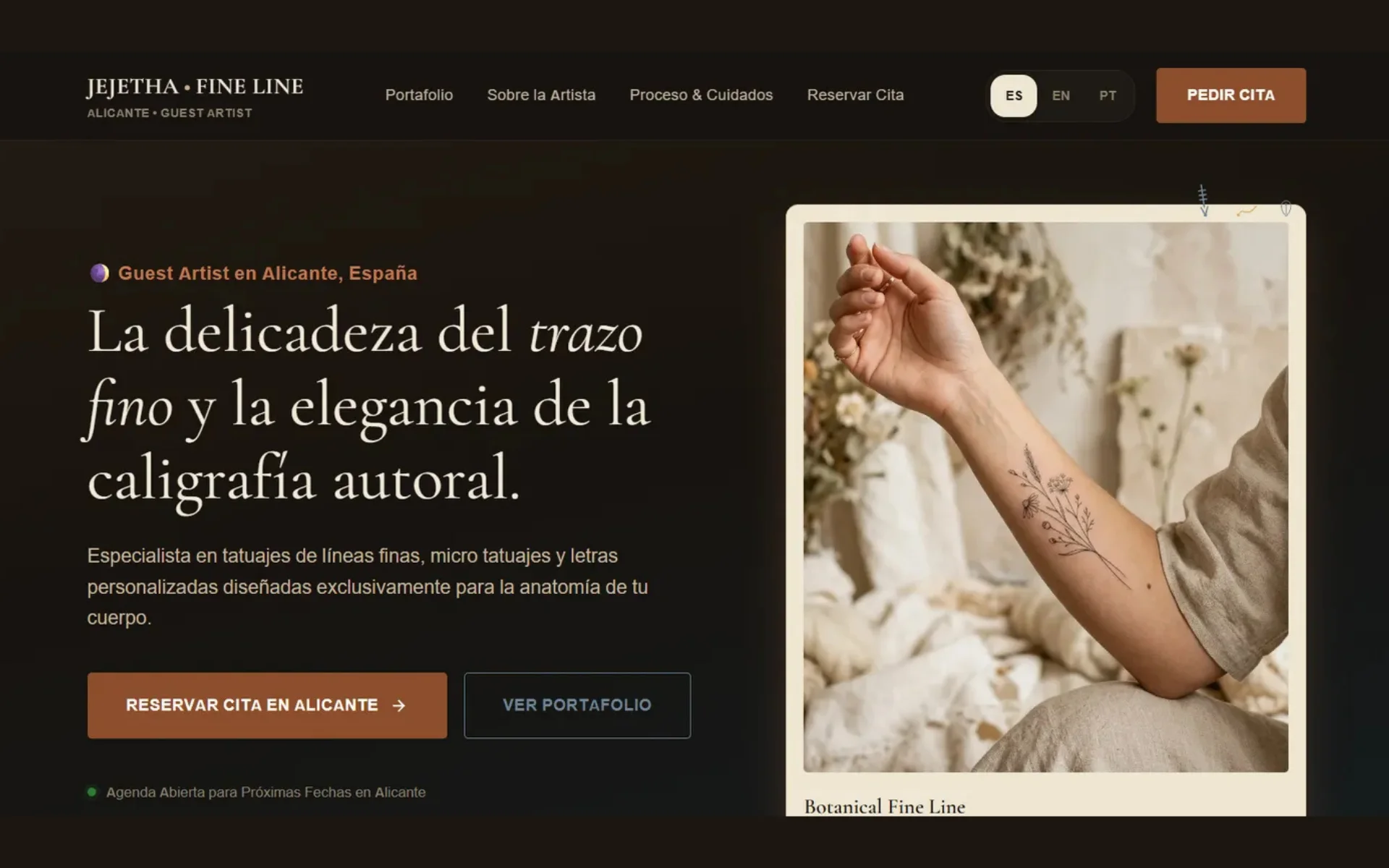 Vista de la web del estudio de tatuaje en ordenador y en móvil